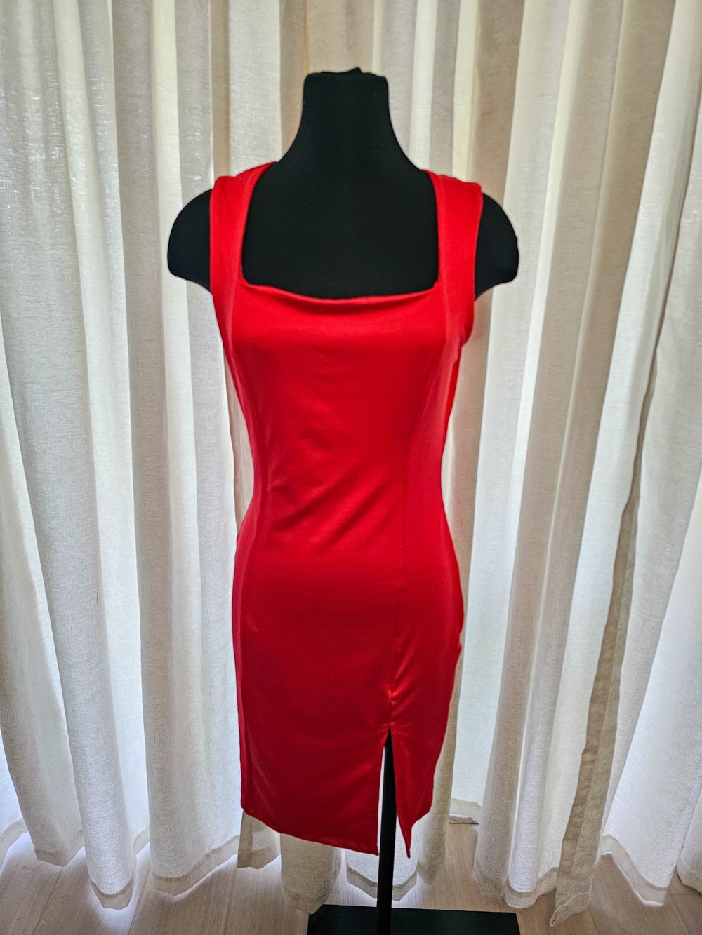 Haute Monde Red Square-Neck Midi Bodycon Dress